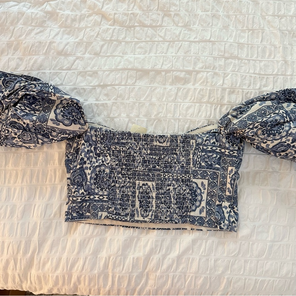 NWT Abercrombie Puff Sleeve Top - Picture 7 of 7